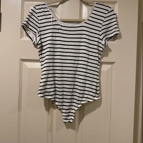NWT Good Luck Gem Women’s Black & White Striped Bodysuit, Size L - Picture 2 of 2